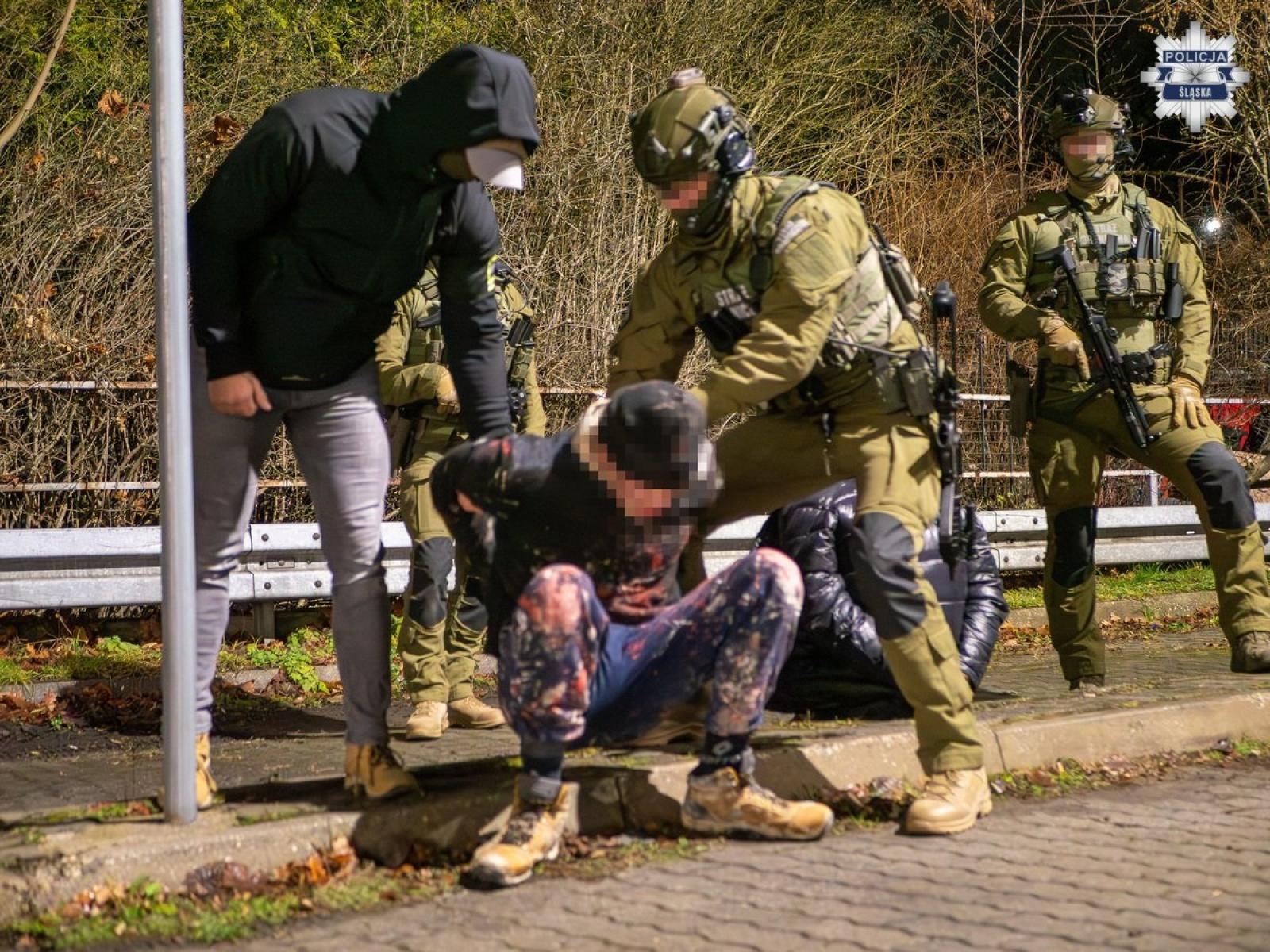 Zdjęcie w galerii na portalu naszraciborz.pl: Nielegalna migracja, narkotyki i pseudokibice – wspólna akcja śląskiej Policji, Straży Granicznej i Europolu wiadomości z regionu