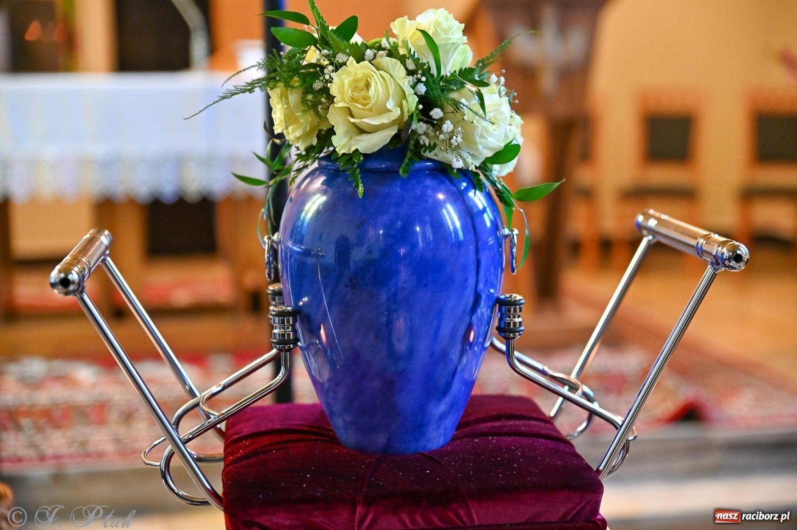 Zdjęcie w galerii na portalu naszraciborz.pl: Ostatnie pożegnanie śp. Tadeusza Ekierta. Racibórz żegna wieloletniego prezesa RAFAKO i Raciborskiej Izby Gospodarczej [FOTO] wiadomości z regionu