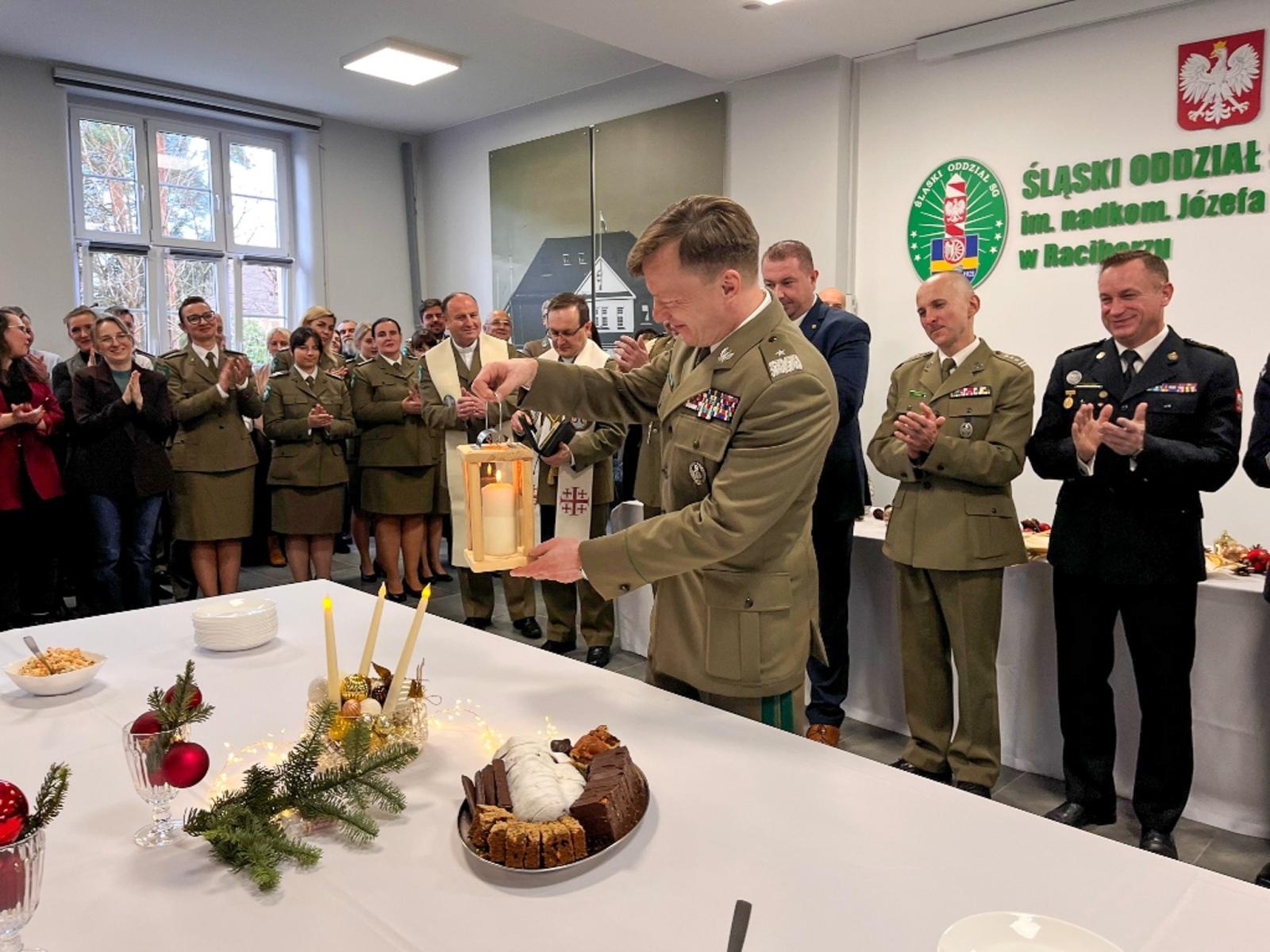 Zdjęcie w galerii na portalu naszraciborz.pl: Spotkanie opłatkowe w Śląskim Oddziale Straży Granicznej w Raciborzu wiadomości z regionu
