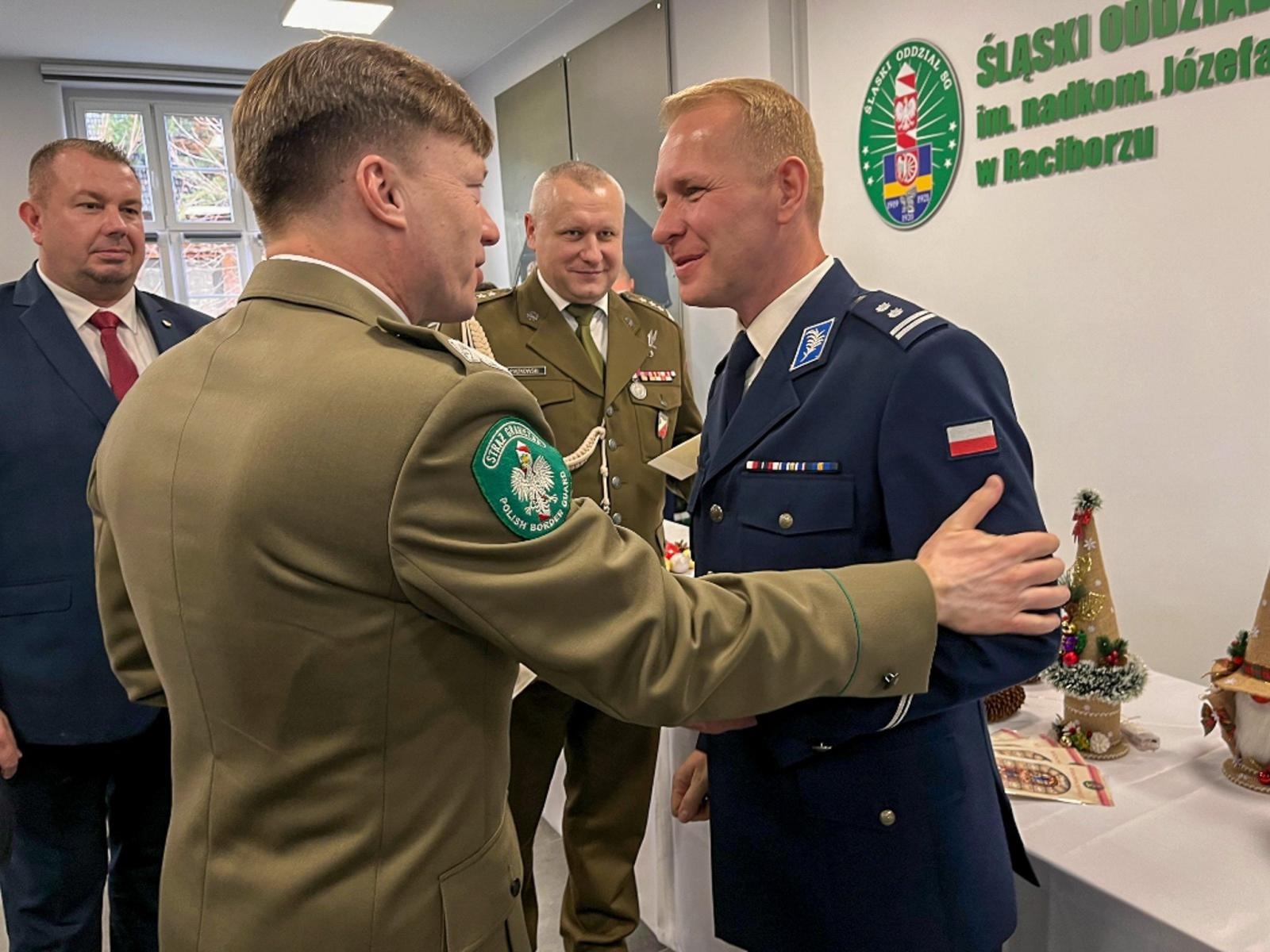 Zdjęcie w galerii na portalu naszraciborz.pl: Spotkanie opłatkowe w Śląskim Oddziale Straży Granicznej w Raciborzu wiadomości z regionu