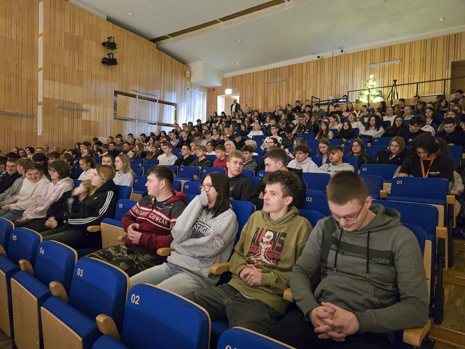 Zdjęcie w galerii na portalu naszraciborz.pl: Blaski i melodia – koncert bożonarodzeniowy Budowlanki – Gastronomika w Raciborzu wiadomości z regionu