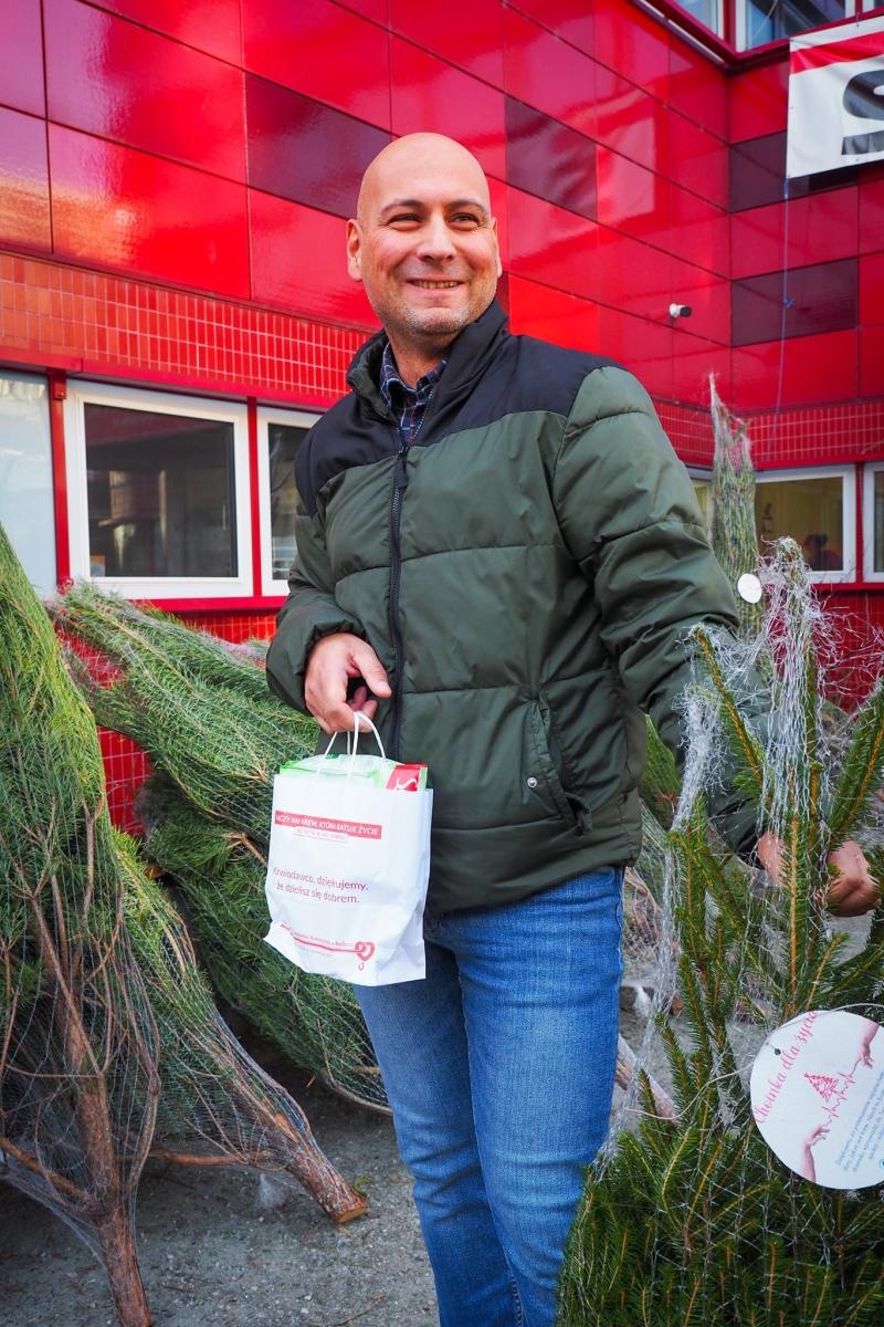 Zdjęcie w galerii na portalu naszraciborz.pl: Choinka dla życia także w Raciborzu. Duże zainteresowanie akcją honorowego krwiodawstwa [FOTO i WIDEO] wiadomości z regionu