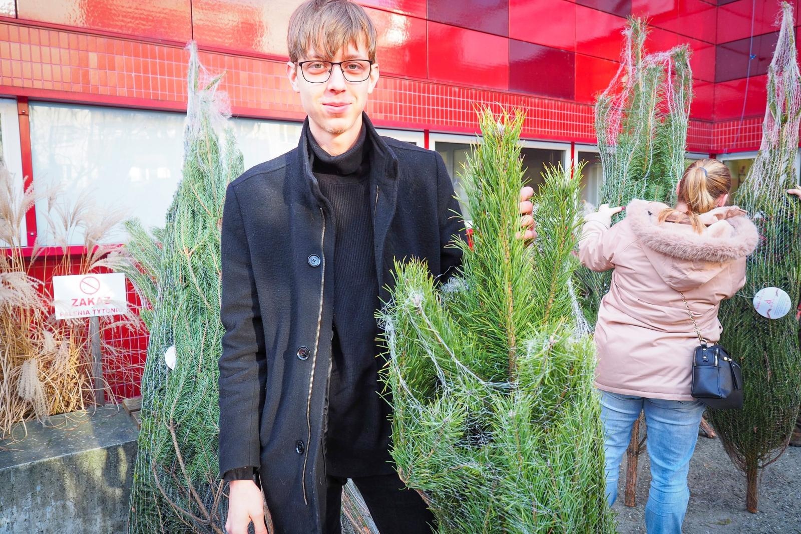 Zdjęcie w galerii na portalu naszraciborz.pl: Choinka dla życia także w Raciborzu. Duże zainteresowanie akcją honorowego krwiodawstwa [FOTO i WIDEO] wiadomości z regionu
