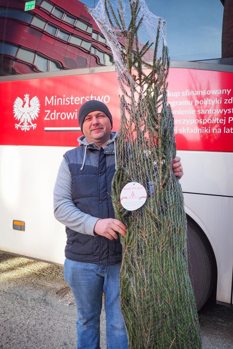 Zdjęcie w galerii na portalu naszraciborz.pl: Choinka dla życia także w Raciborzu. Duże zainteresowanie akcją honorowego krwiodawstwa [FOTO i WIDEO] wiadomości z regionu