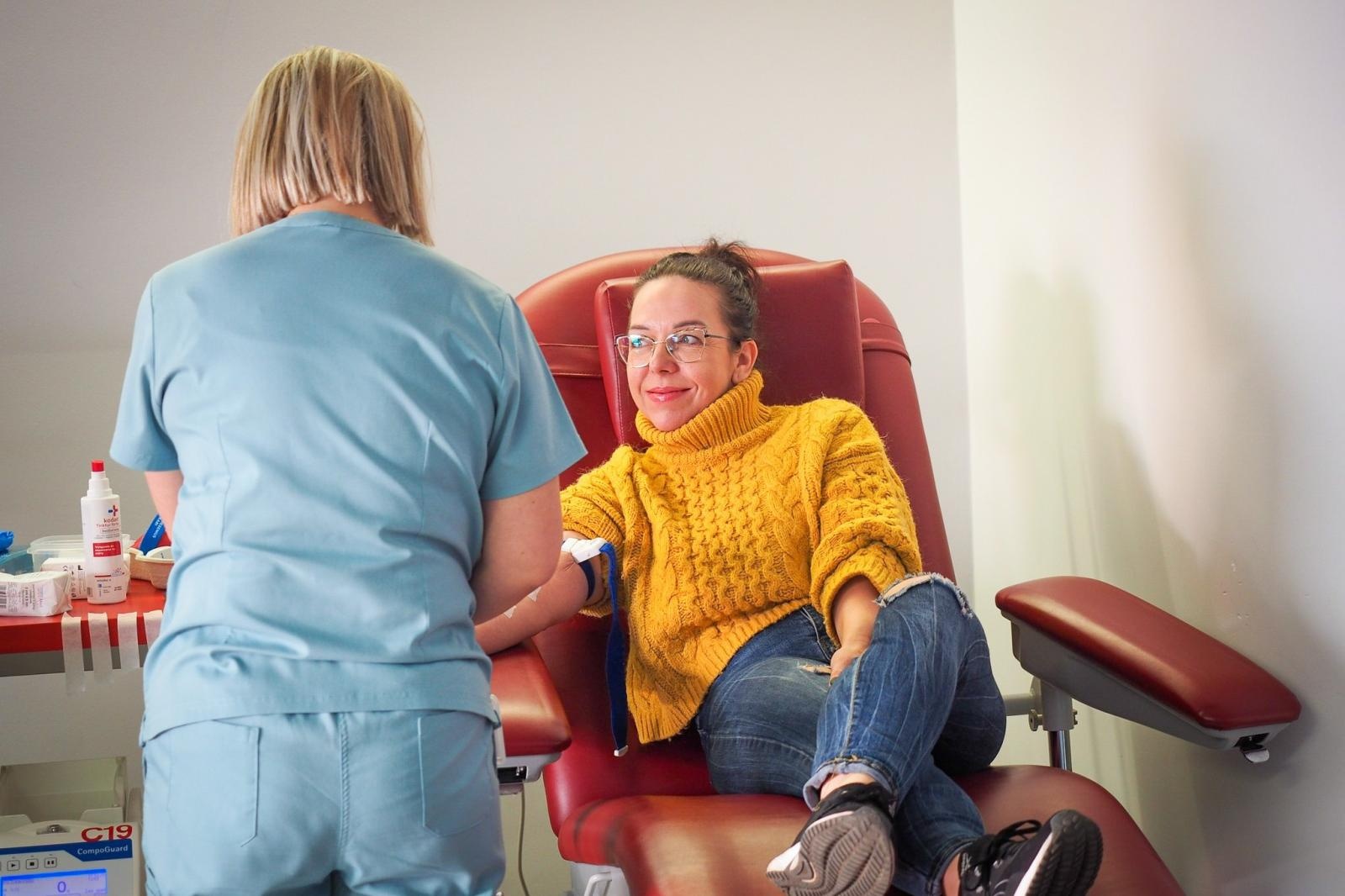 Zdjęcie w galerii na portalu naszraciborz.pl: Choinka dla życia także w Raciborzu. Duże zainteresowanie akcją honorowego krwiodawstwa [FOTO i WIDEO] wiadomości z regionu