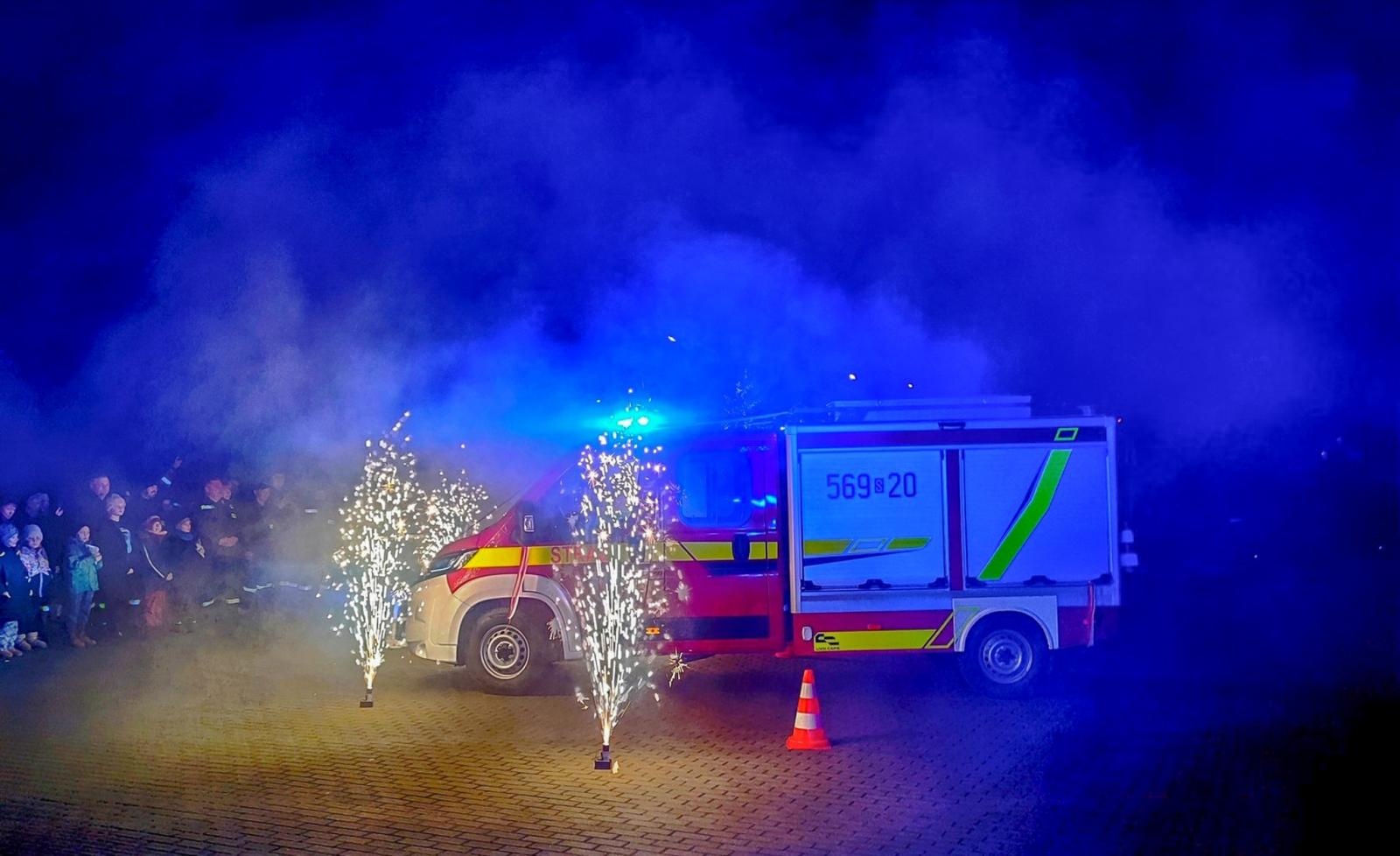 Zdjęcie w galerii na portalu naszraciborz.pl: Nowy lekki wóz bojowy w OSP Rudnik. Peugeot Boxer wzmocnił flotę jednostki wiadomości z regionu