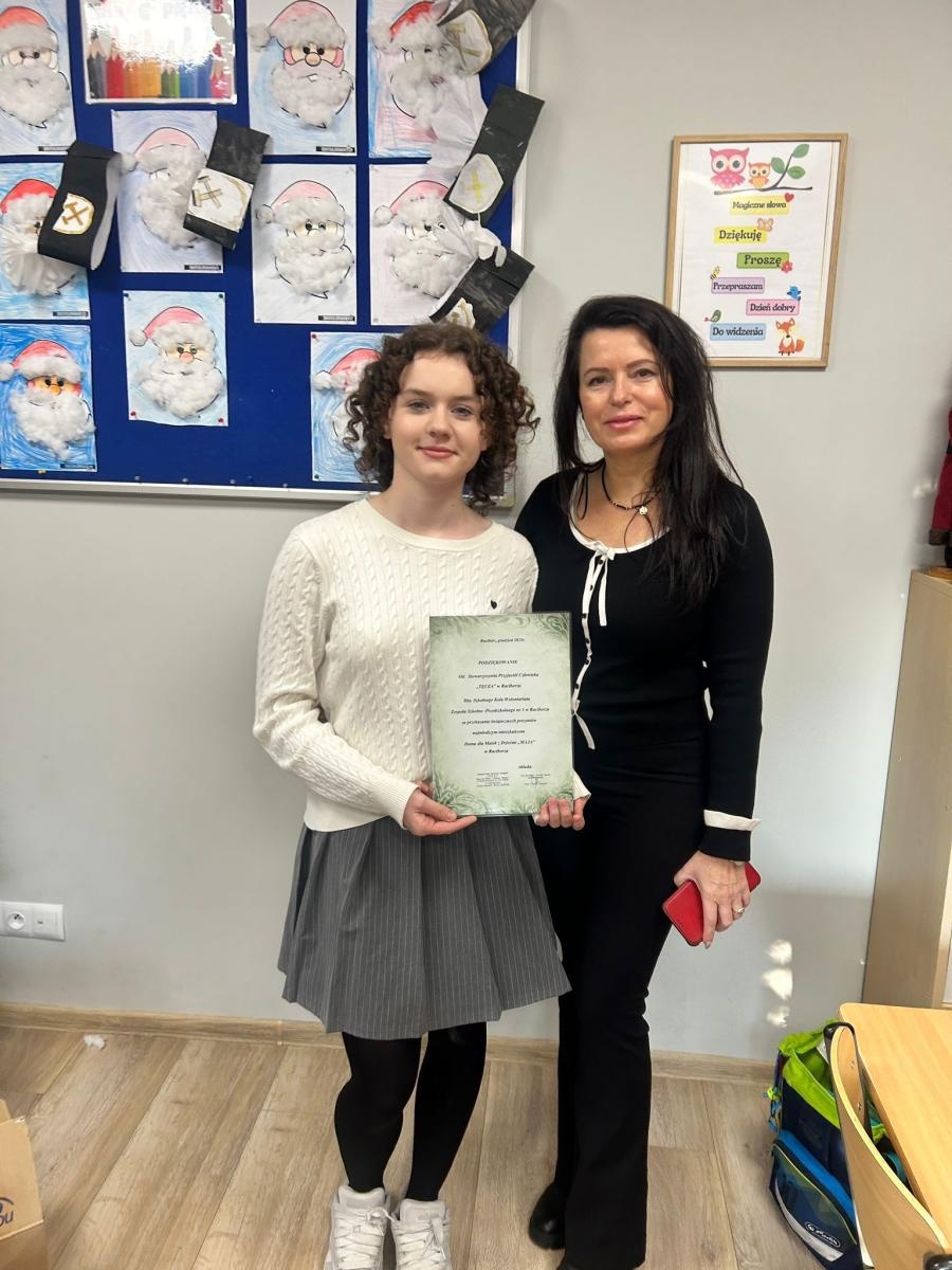 Zdjęcie w galerii na portalu naszraciborz.pl: Uczniowie SP14 w Raciborzu wsparli Dom Samotnej Matki świątecznymi upominkami wiadomości z regionu