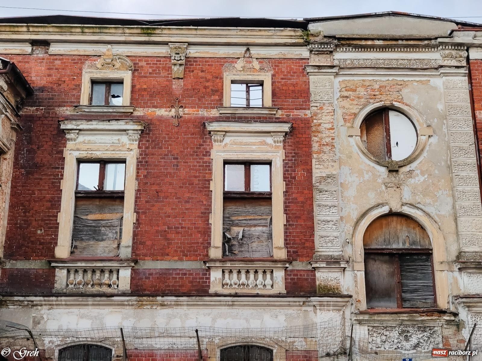 Zdjęcie w galerii na portalu naszraciborz.pl: Dawna winiarnia Przyszkowskich przy Zborowej wystawiona na sprzedaż wiadomości z regionu