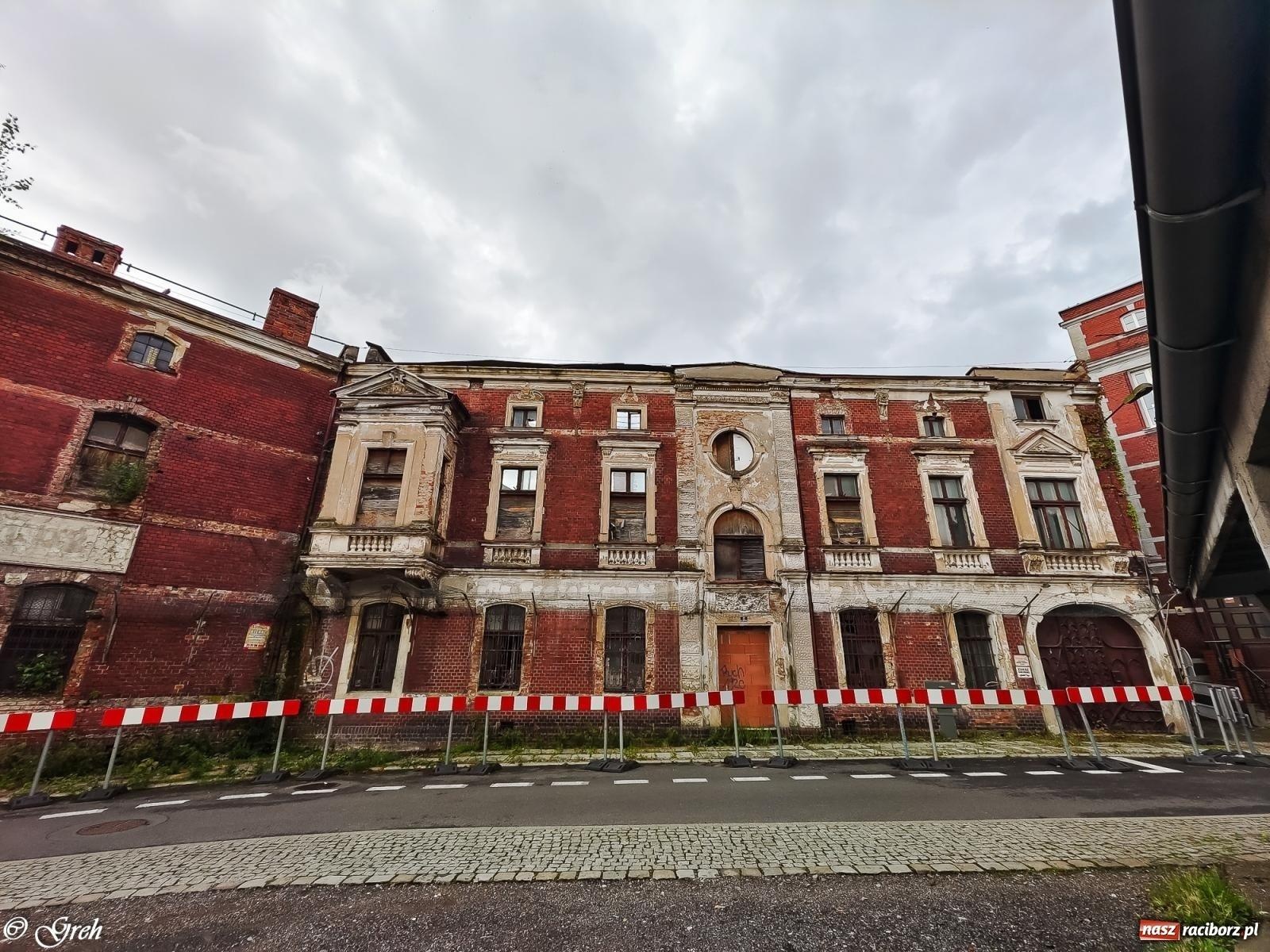 Zdjęcie w galerii na portalu naszraciborz.pl: Dawna winiarnia Przyszkowskich przy Zborowej wystawiona na sprzedaż wiadomości z regionu