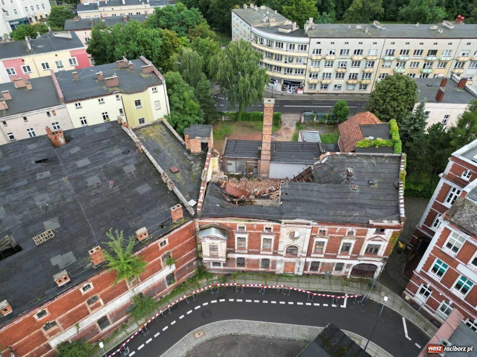 Zdjęcie w galerii na portalu naszraciborz.pl: Dawna winiarnia Przyszkowskich przy Zborowej wystawiona na sprzedaż wiadomości z regionu