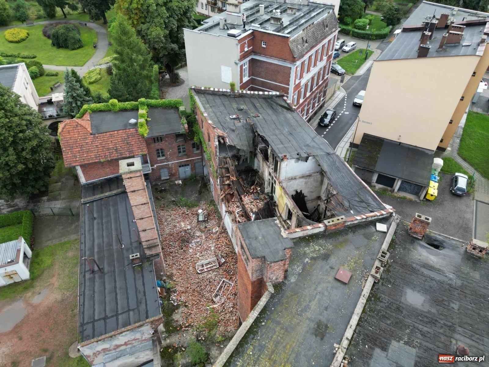 Zdjęcie w galerii na portalu naszraciborz.pl: Dawna winiarnia Przyszkowskich przy Zborowej wystawiona na sprzedaż wiadomości z regionu