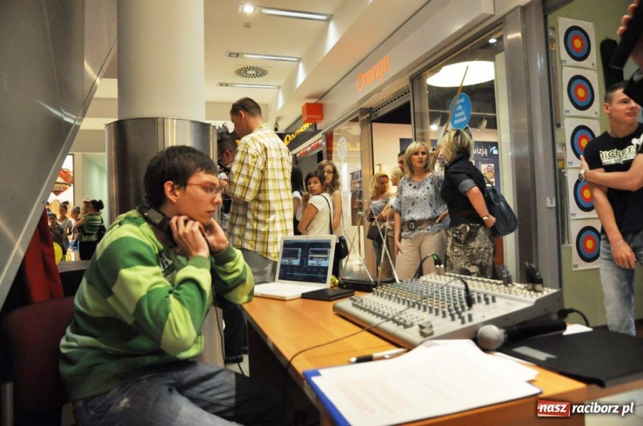 Zdjęcie w galerii na portalu naszraciborz.pl: Raciborzanie na pokazie mody w Młyńskiej wiadomości z regionu