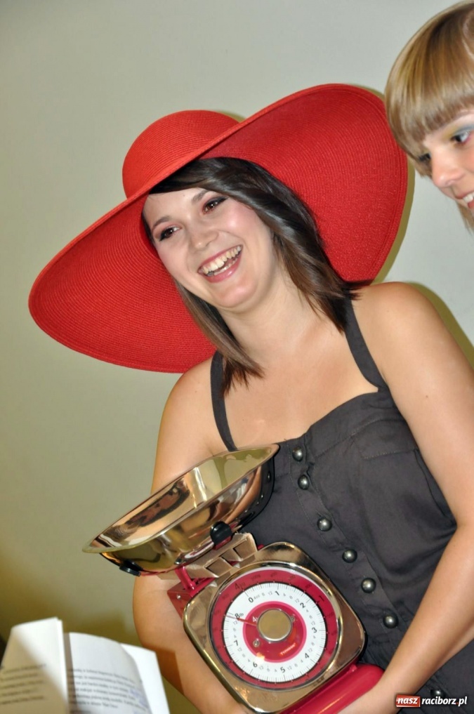 Zdjęcie w galerii na portalu naszraciborz.pl: Raciborzanie na pokazie mody w Młyńskiej wiadomości z regionu