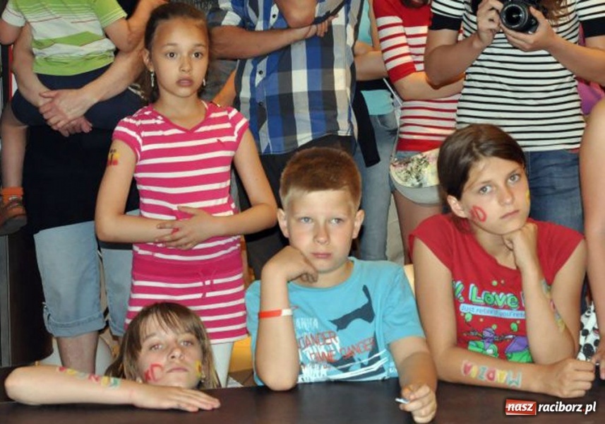 Zdjęcie w galerii na portalu naszraciborz.pl: Raciborzanie na pokazie mody w Młyńskiej wiadomości z regionu