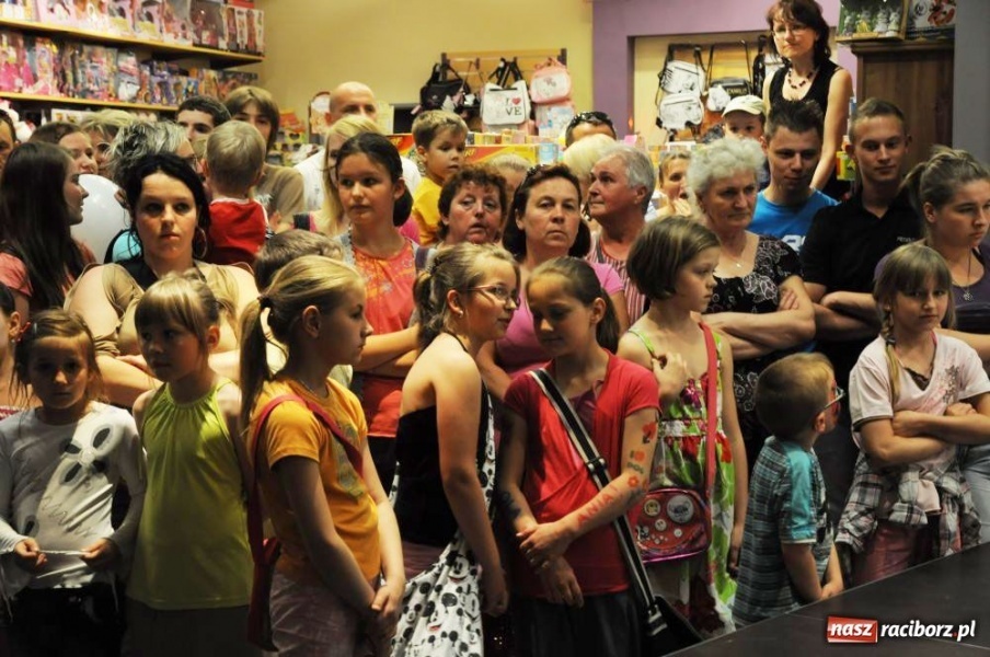 Zdjęcie w galerii na portalu naszraciborz.pl: Raciborzanie na pokazie mody w Młyńskiej wiadomości z regionu