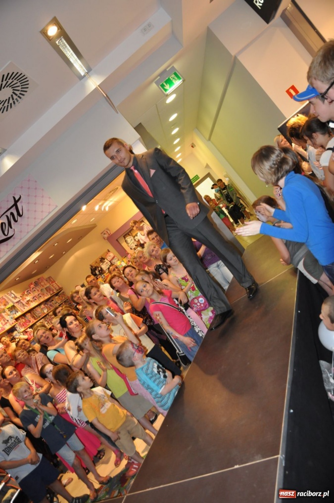 Zdjęcie w galerii na portalu naszraciborz.pl: Raciborzanie na pokazie mody w Młyńskiej wiadomości z regionu