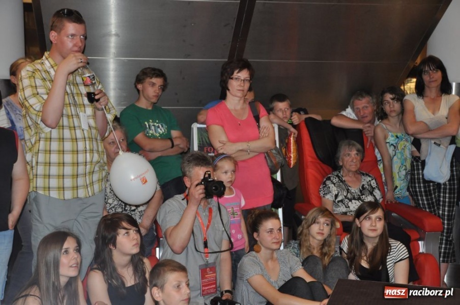 Zdjęcie w galerii na portalu naszraciborz.pl: Raciborzanie na pokazie mody w Młyńskiej wiadomości z regionu