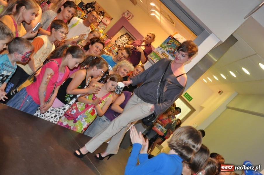 Zdjęcie w galerii na portalu naszraciborz.pl: Raciborzanie na pokazie mody w Młyńskiej wiadomości z regionu