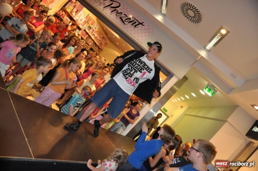 Zdjęcie w galerii na portalu naszraciborz.pl: Raciborzanie na pokazie mody w Młyńskiej wiadomości z regionu