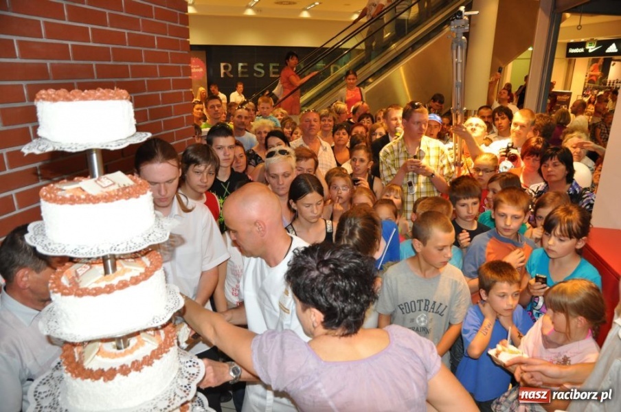 Zdjęcie w galerii na portalu naszraciborz.pl: Raciborzanie na pokazie mody w Młyńskiej wiadomości z regionu