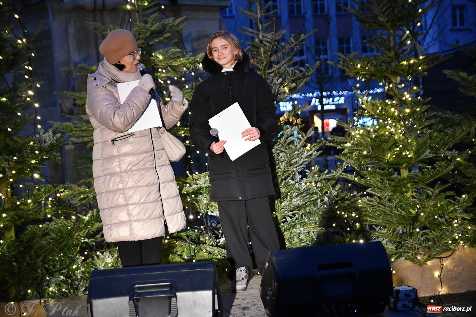 Zdjęcie w galerii na portalu naszraciborz.pl: Raciborski jarmark 2025. Muzyczna sobota za nami. W niedzielę kolejne atrakcje wiadomości z regionu