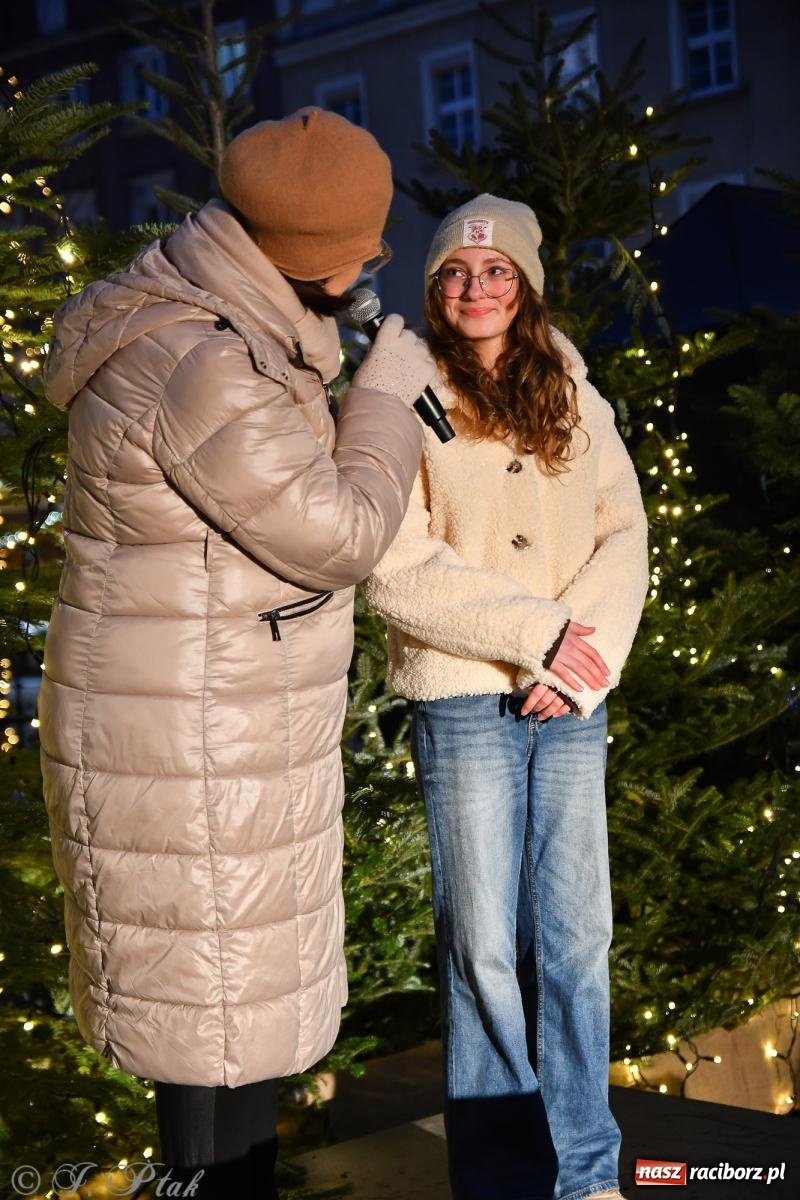 Zdjęcie w galerii na portalu naszraciborz.pl: Raciborski jarmark 2025. Muzyczna sobota za nami. W niedzielę kolejne atrakcje wiadomości z regionu