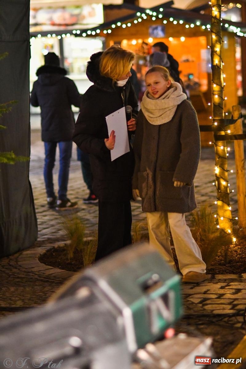Zdjęcie w galerii na portalu naszraciborz.pl: Raciborski jarmark 2025. Muzyczna sobota za nami. W niedzielę kolejne atrakcje wiadomości z regionu