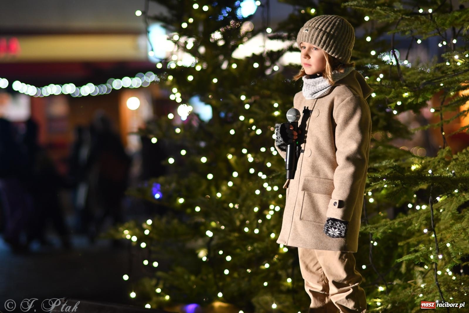 Zdjęcie w galerii na portalu naszraciborz.pl: Raciborski jarmark 2025. Muzyczna sobota za nami. W niedzielę kolejne atrakcje wiadomości z regionu