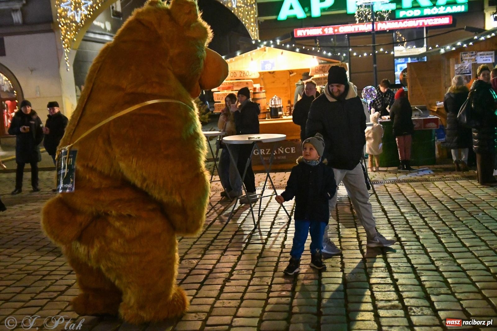 Zdjęcie w galerii na portalu naszraciborz.pl: Raciborski jarmark 2025. Muzyczna sobota za nami. W niedzielę kolejne atrakcje wiadomości z regionu