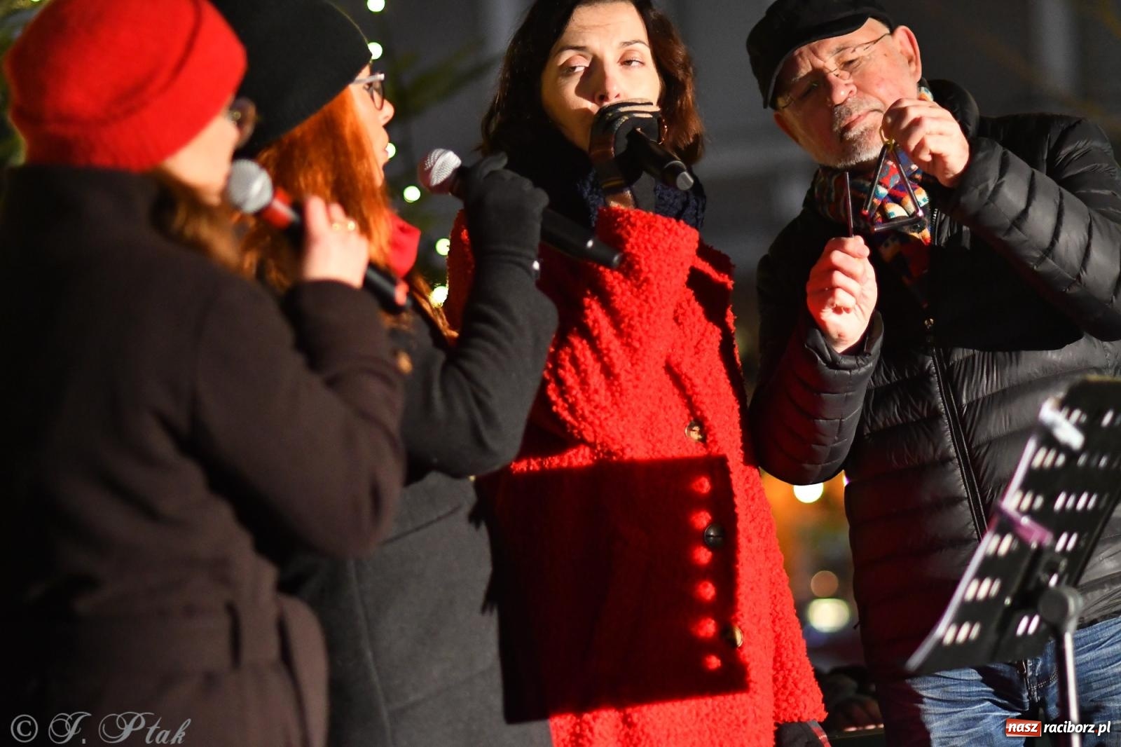 Zdjęcie w galerii na portalu naszraciborz.pl: Raciborski jarmark 2025. Muzyczna sobota za nami. W niedzielę kolejne atrakcje wiadomości z regionu