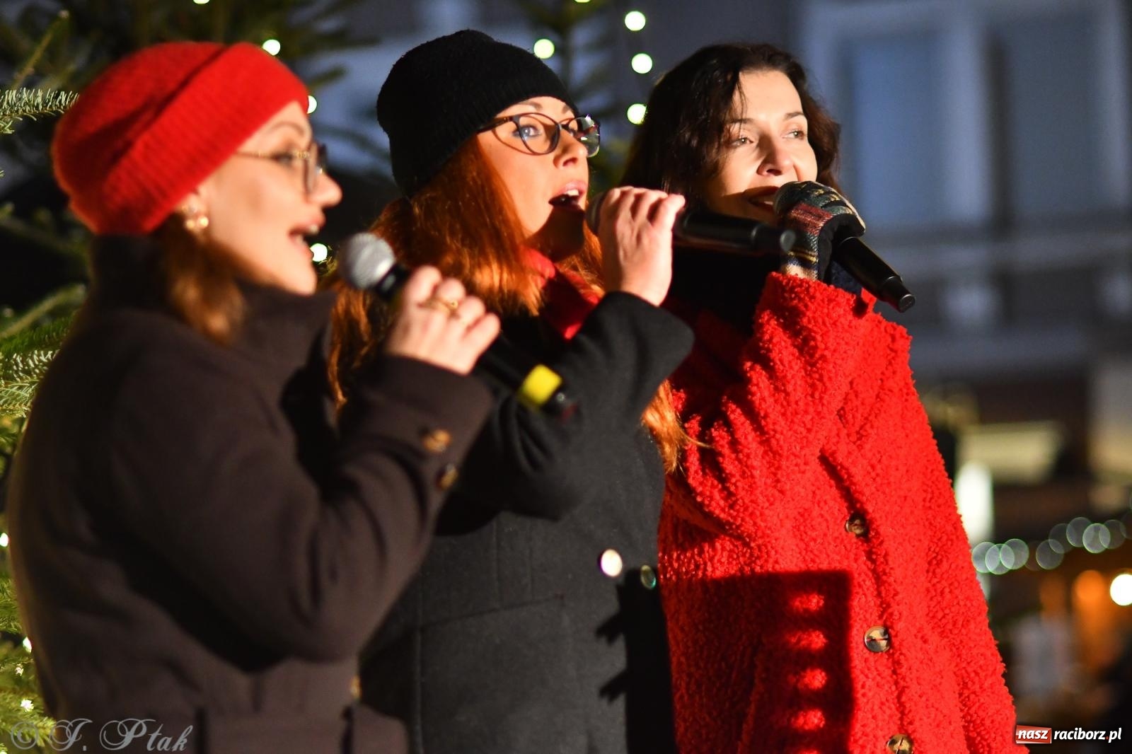 Zdjęcie w galerii na portalu naszraciborz.pl: Raciborski jarmark 2025. Muzyczna sobota za nami. W niedzielę kolejne atrakcje wiadomości z regionu