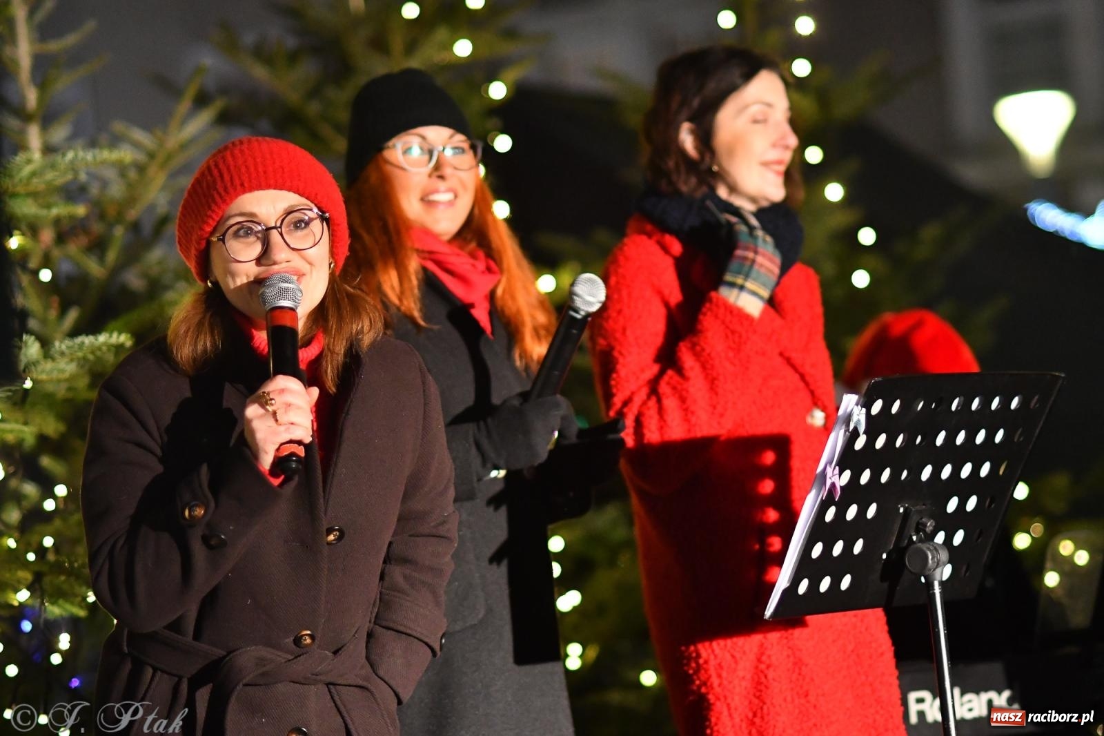 Zdjęcie w galerii na portalu naszraciborz.pl: Raciborski jarmark 2025. Muzyczna sobota za nami. W niedzielę kolejne atrakcje wiadomości z regionu