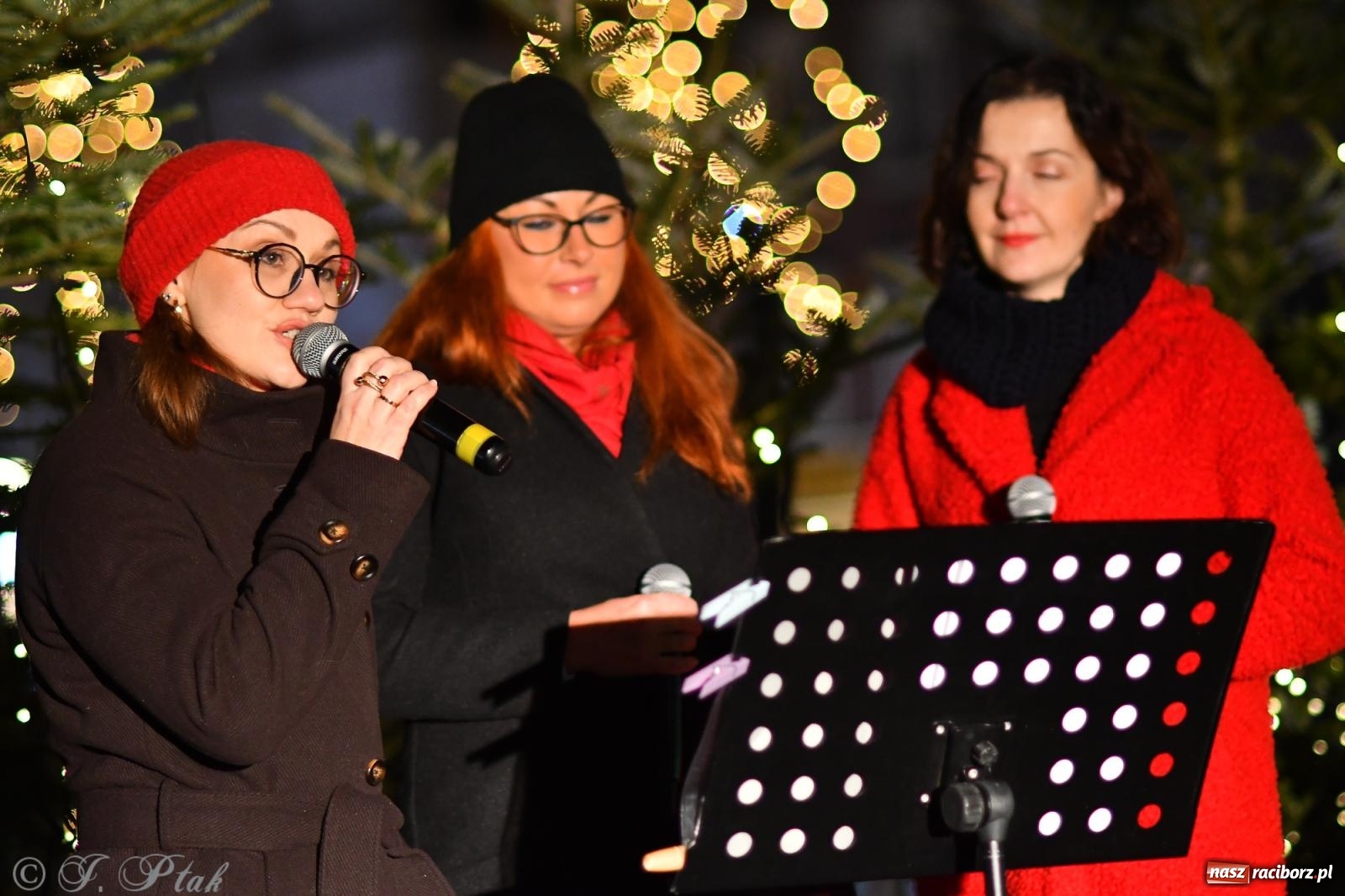 Zdjęcie w galerii na portalu naszraciborz.pl: Raciborski jarmark 2025. Muzyczna sobota za nami. W niedzielę kolejne atrakcje wiadomości z regionu