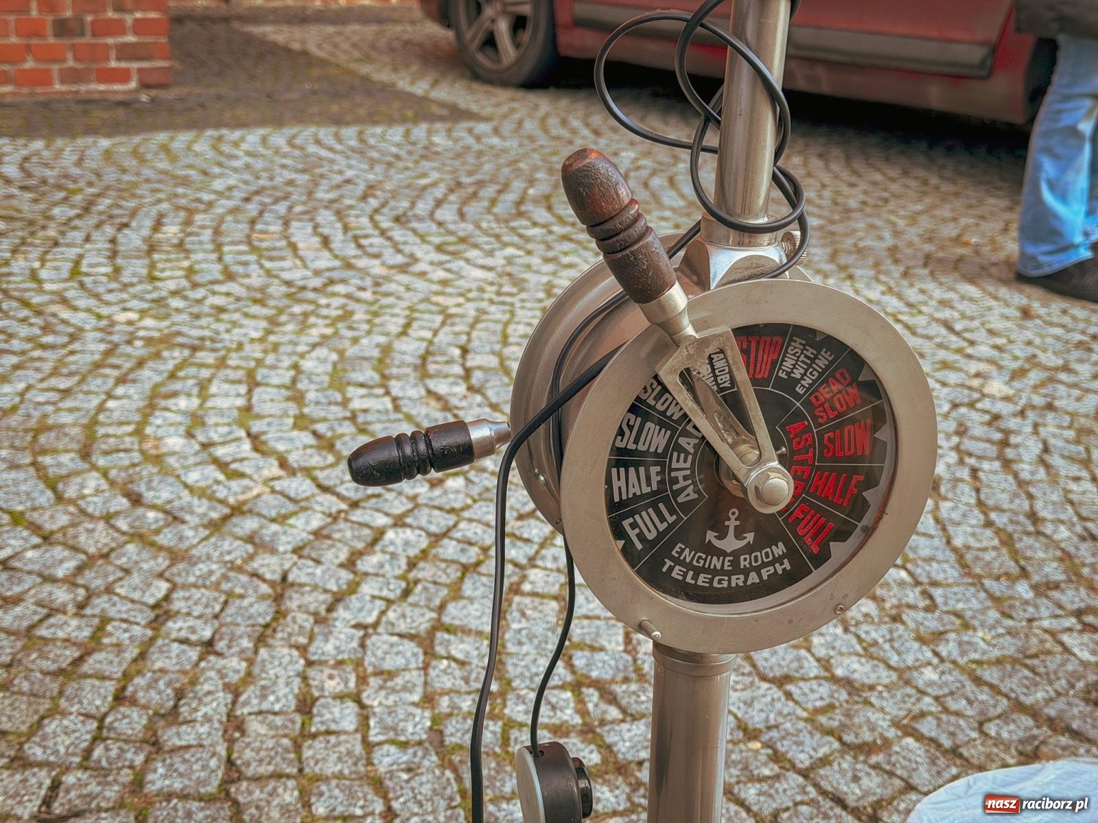 Zdjęcie w galerii na portalu naszraciborz.pl: Ostatni targ staroci w Raciborzu pełen ciekawych znalezisk wiadomości z regionu