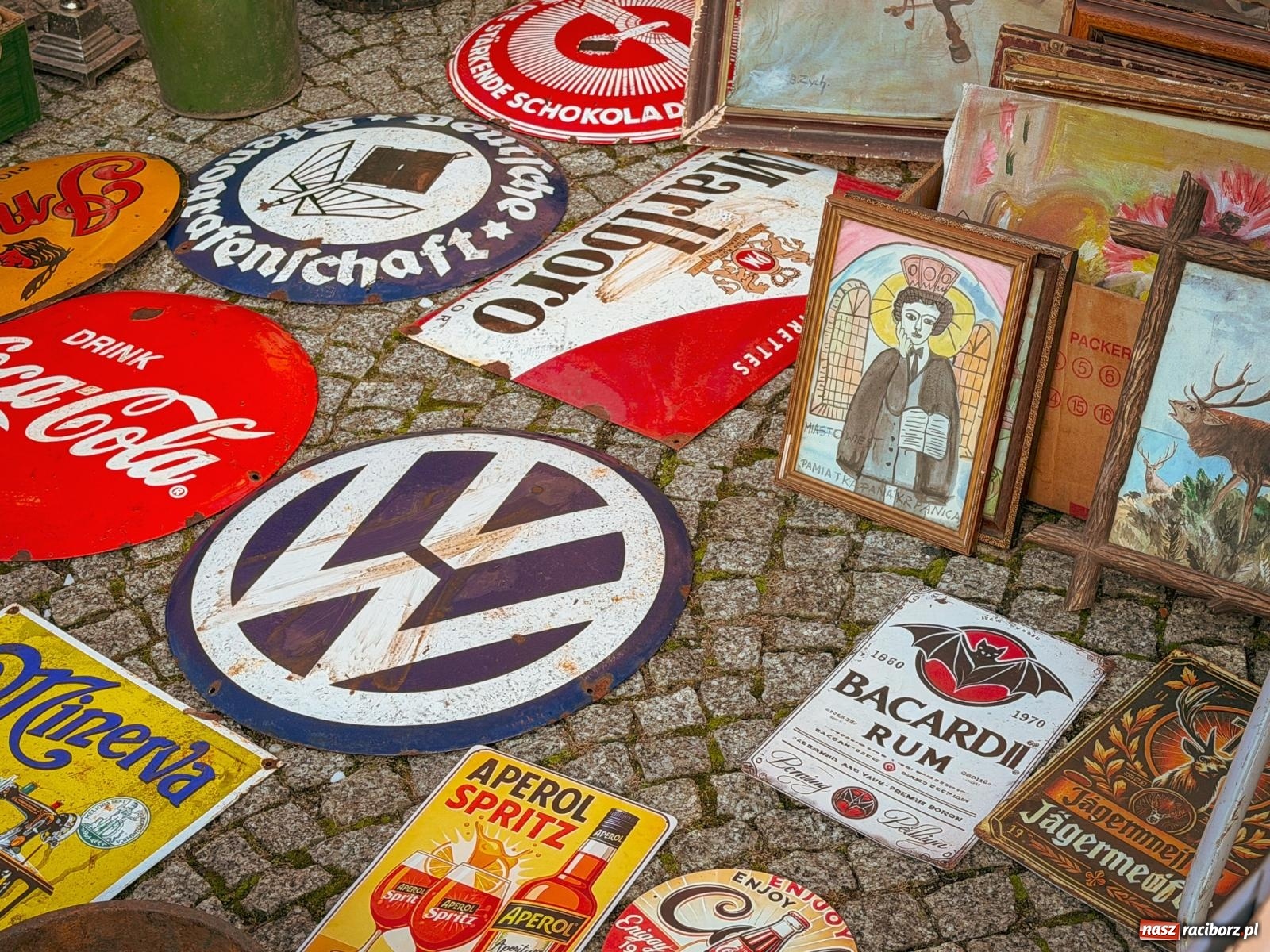 Zdjęcie w galerii na portalu naszraciborz.pl: Ostatni targ staroci w Raciborzu pełen ciekawych znalezisk wiadomości z regionu