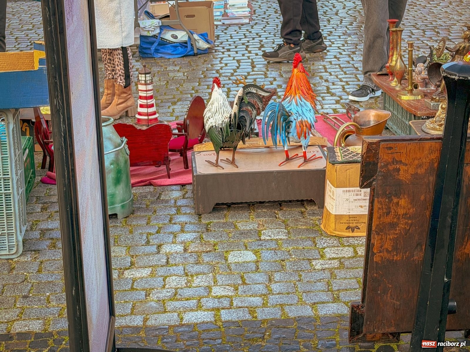 Zdjęcie w galerii na portalu naszraciborz.pl: Ostatni targ staroci w Raciborzu pełen ciekawych znalezisk wiadomości z regionu