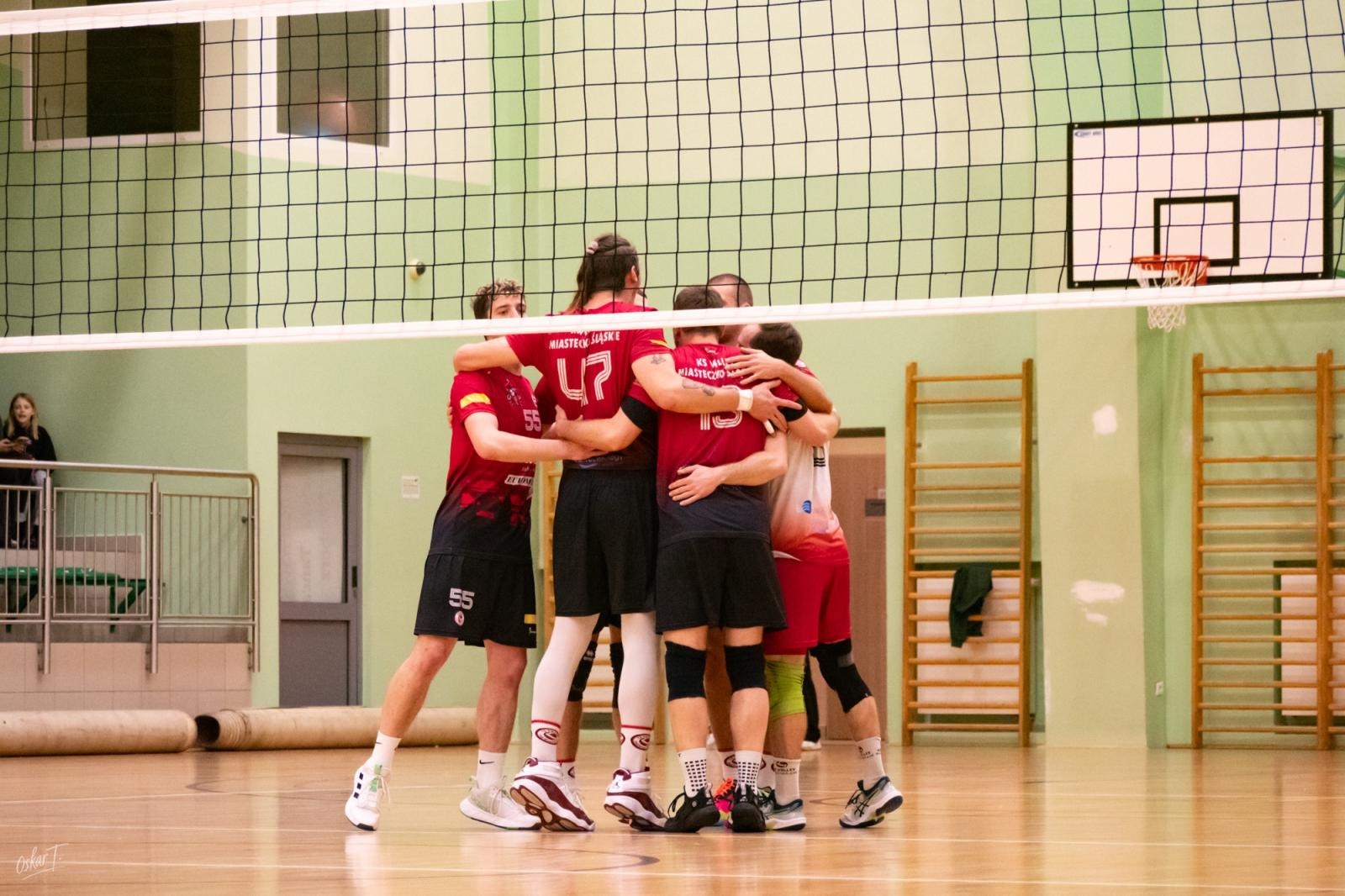 Zdjęcie w galerii na portalu naszraciborz.pl: Pięciosetowy thriller w hali przy Łąkowej. KS Racibórz zakończył rok zwycięstwem [FOTO] wiadomości z regionu