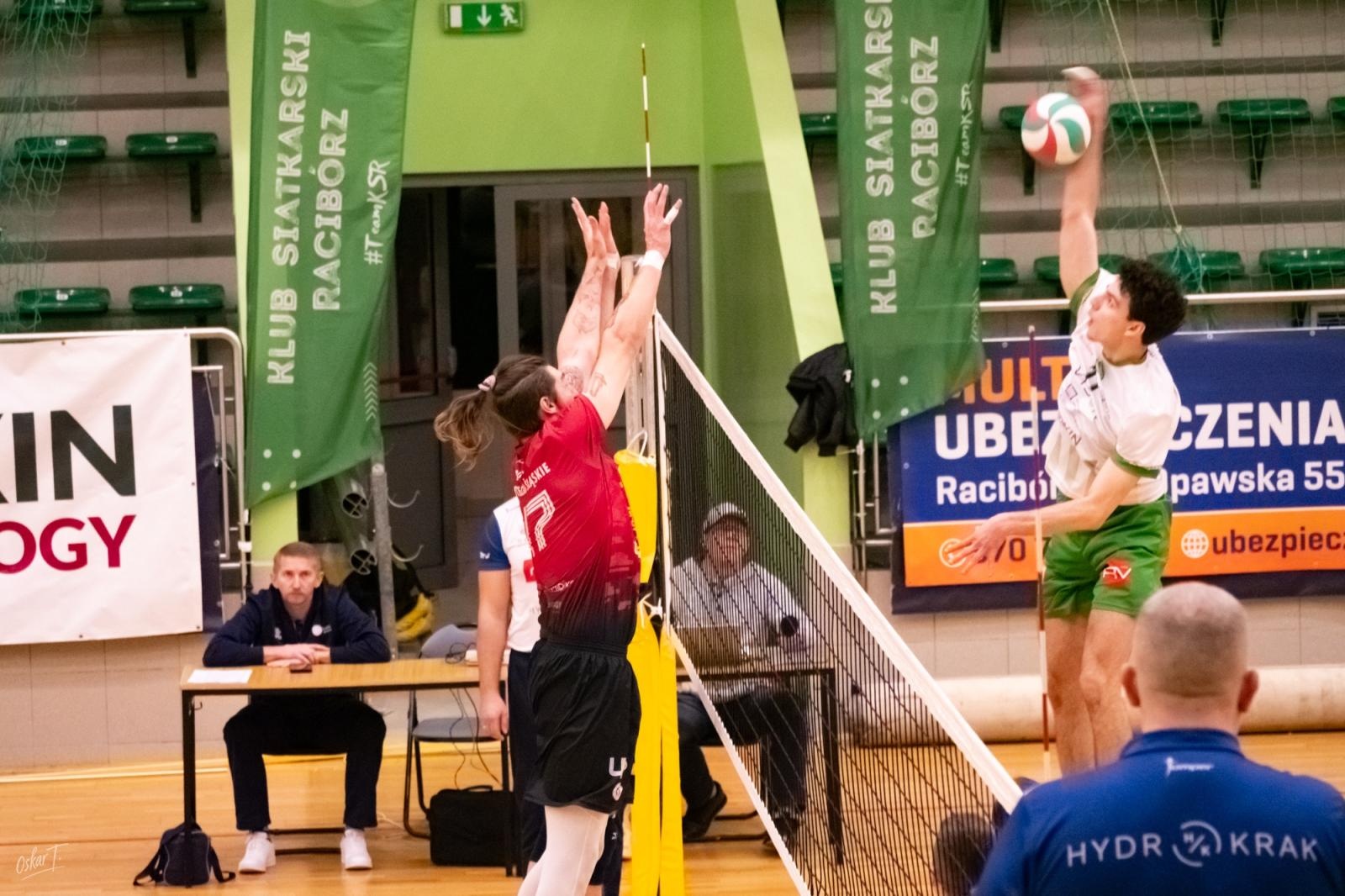 Zdjęcie w galerii na portalu naszraciborz.pl: Pięciosetowy thriller w hali przy Łąkowej. KS Racibórz zakończył rok zwycięstwem [FOTO] wiadomości z regionu