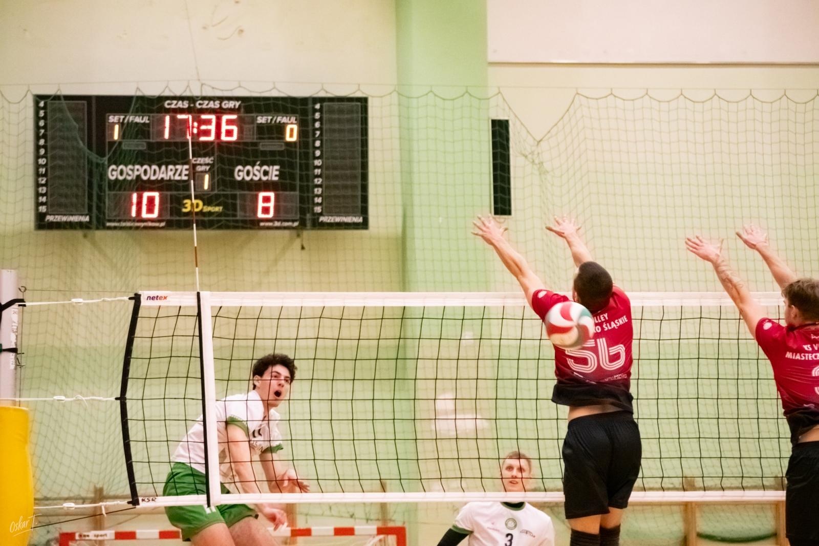 Zdjęcie w galerii na portalu naszraciborz.pl: Pięciosetowy thriller w hali przy Łąkowej. KS Racibórz zakończył rok zwycięstwem [FOTO] wiadomości z regionu