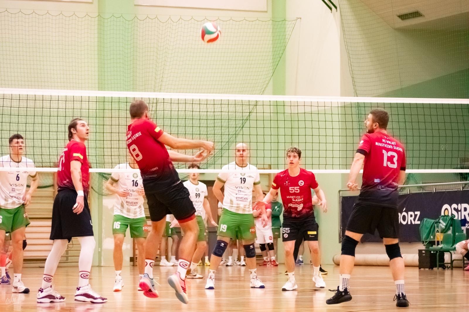 Zdjęcie w galerii na portalu naszraciborz.pl: Pięciosetowy thriller w hali przy Łąkowej. KS Racibórz zakończył rok zwycięstwem [FOTO] wiadomości z regionu