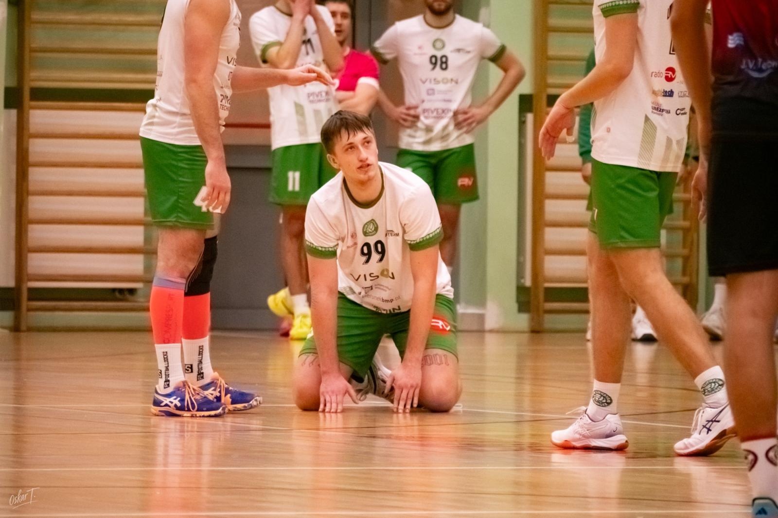 Zdjęcie w galerii na portalu naszraciborz.pl: Pięciosetowy thriller w hali przy Łąkowej. KS Racibórz zakończył rok zwycięstwem [FOTO] wiadomości z regionu