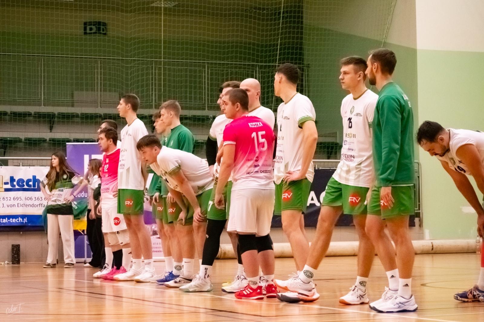 Zdjęcie w galerii na portalu naszraciborz.pl: Pięciosetowy thriller w hali przy Łąkowej. KS Racibórz zakończył rok zwycięstwem [FOTO] wiadomości z regionu