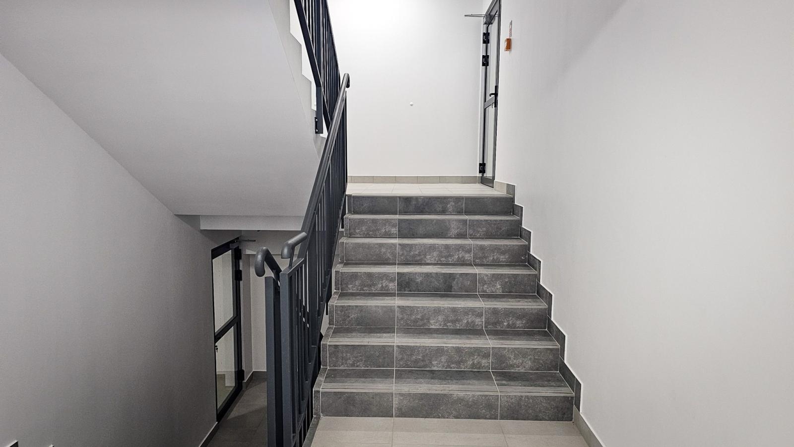 Zdjęcie w galerii na portalu naszraciborz.pl: Lokatorzy odebrali klucze. Pierwszy z dwóch nowych bloków przy Łąkowej gotowy do zamieszkania [FOTO] wiadomości z regionu