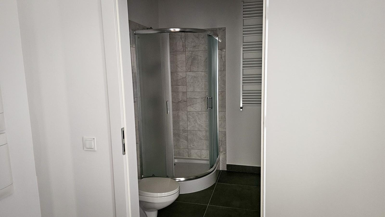 Zdjęcie w galerii na portalu naszraciborz.pl: Lokatorzy odebrali klucze. Pierwszy z dwóch nowych bloków przy Łąkowej gotowy do zamieszkania [FOTO] wiadomości z regionu