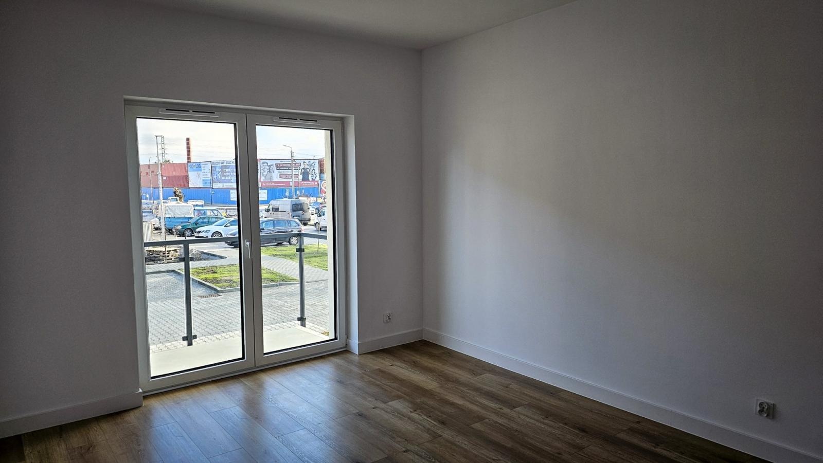 Zdjęcie w galerii na portalu naszraciborz.pl: Lokatorzy odebrali klucze. Pierwszy z dwóch nowych bloków przy Łąkowej gotowy do zamieszkania [FOTO] wiadomości z regionu