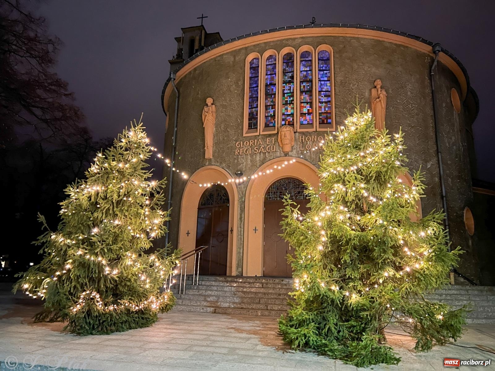 Zdjęcie w galerii na portalu naszraciborz.pl: Cicha noc rozbrzmiała w raciborskich świątyniach. Boże Narodzenie jako święto wiary i bliskości [FOTO i WIDEO] wiadomości z regionu