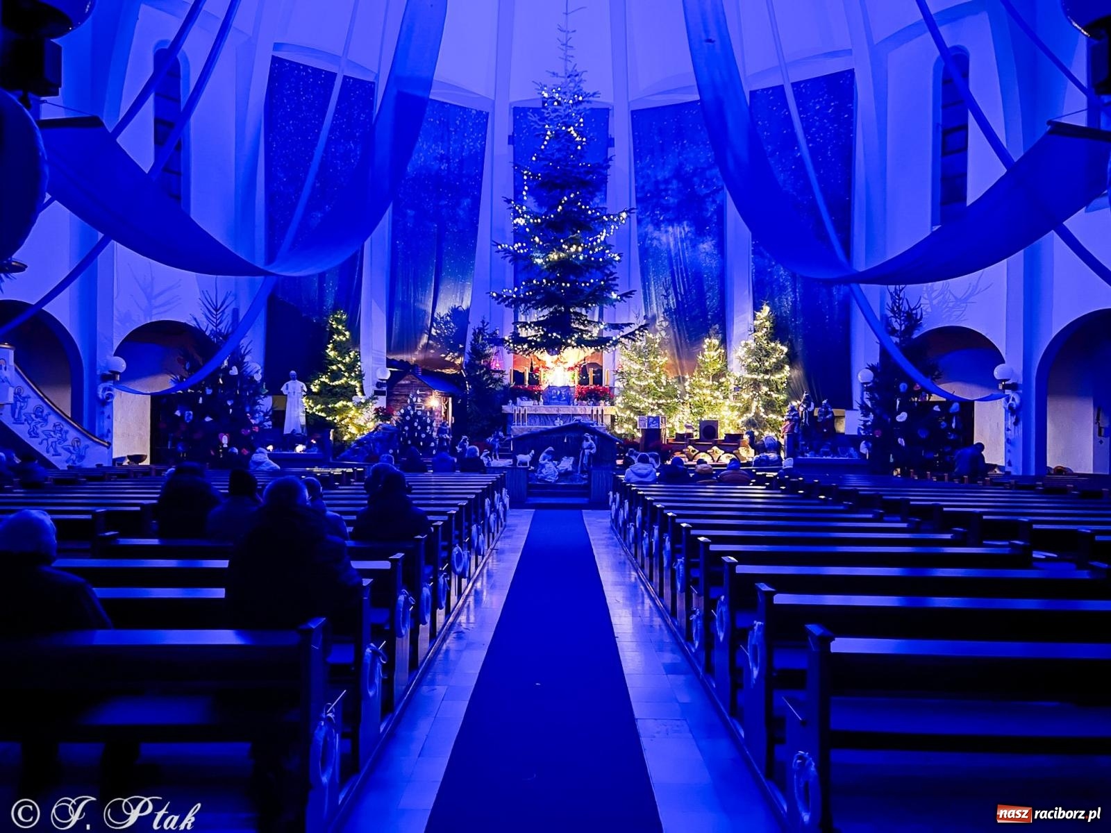 Zdjęcie w galerii na portalu naszraciborz.pl: Cicha noc rozbrzmiała w raciborskich świątyniach. Boże Narodzenie jako święto wiary i bliskości [FOTO i WIDEO] wiadomości z regionu