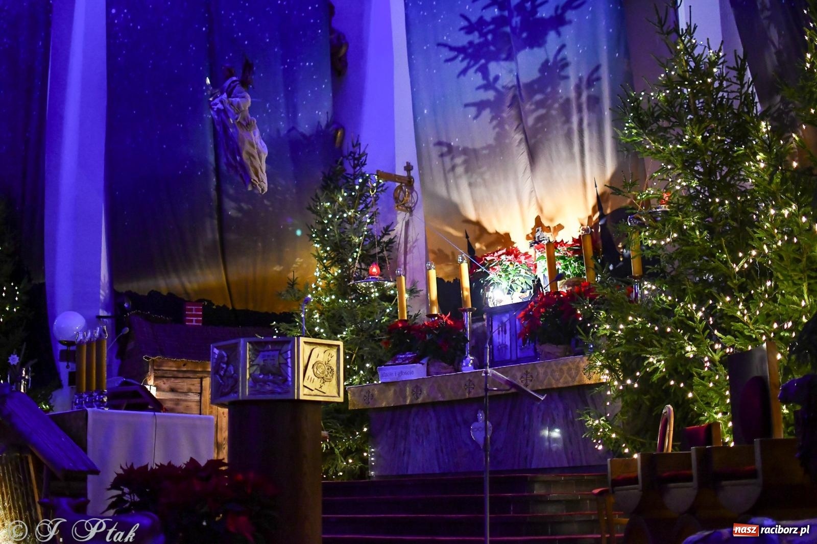Zdjęcie w galerii na portalu naszraciborz.pl: Cicha noc rozbrzmiała w raciborskich świątyniach. Boże Narodzenie jako święto wiary i bliskości [FOTO i WIDEO] wiadomości z regionu