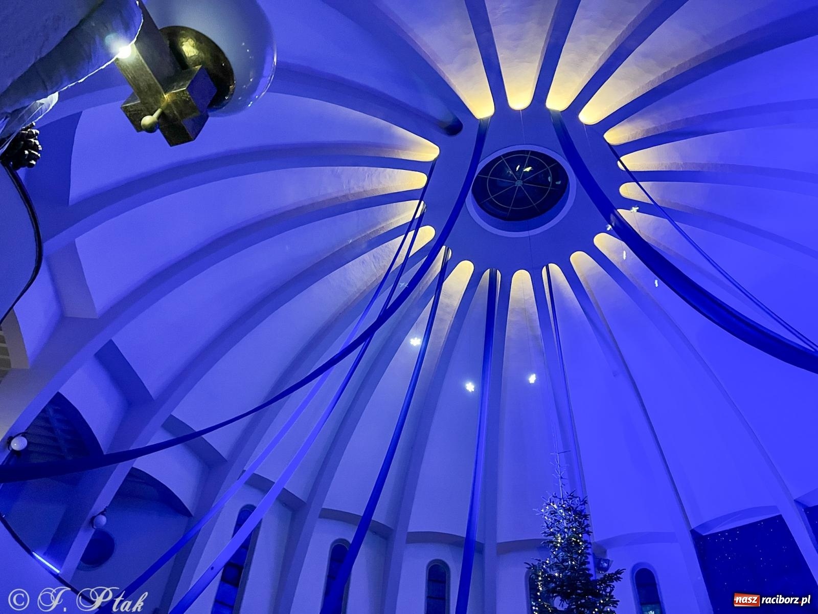 Zdjęcie w galerii na portalu naszraciborz.pl: Cicha noc rozbrzmiała w raciborskich świątyniach. Boże Narodzenie jako święto wiary i bliskości [FOTO i WIDEO] wiadomości z regionu