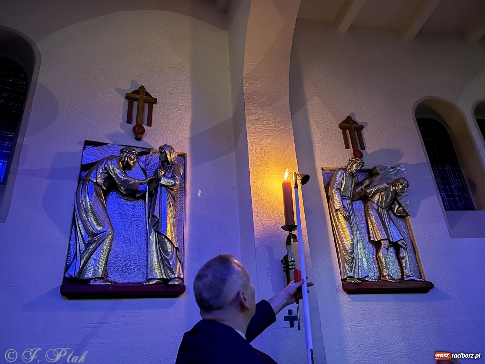 Zdjęcie w galerii na portalu naszraciborz.pl: Cicha noc rozbrzmiała w raciborskich świątyniach. Boże Narodzenie jako święto wiary i bliskości [FOTO i WIDEO] wiadomości z regionu